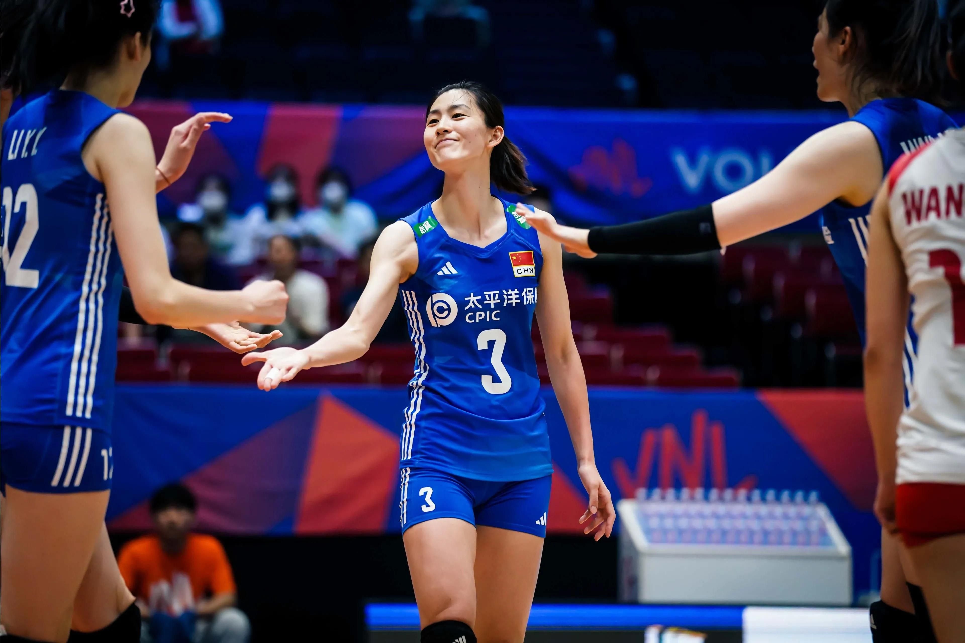 日本女排大胜美国队，掀起一波高潮